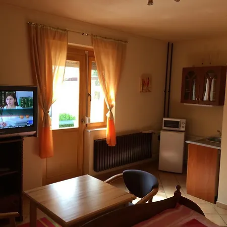 شقة Margareta Apartman *